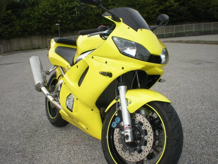 Yamaha r6 smadret billede 10