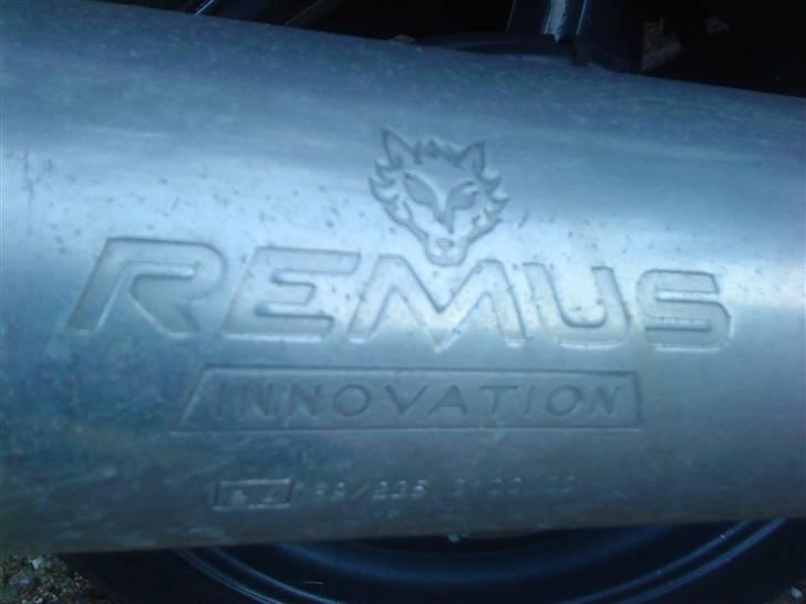 Honda CBR 1000F SC24 solgt - remus billede 11