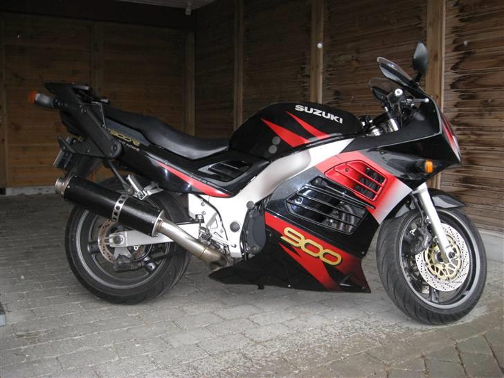 Suzuki RF 900 R billede 1