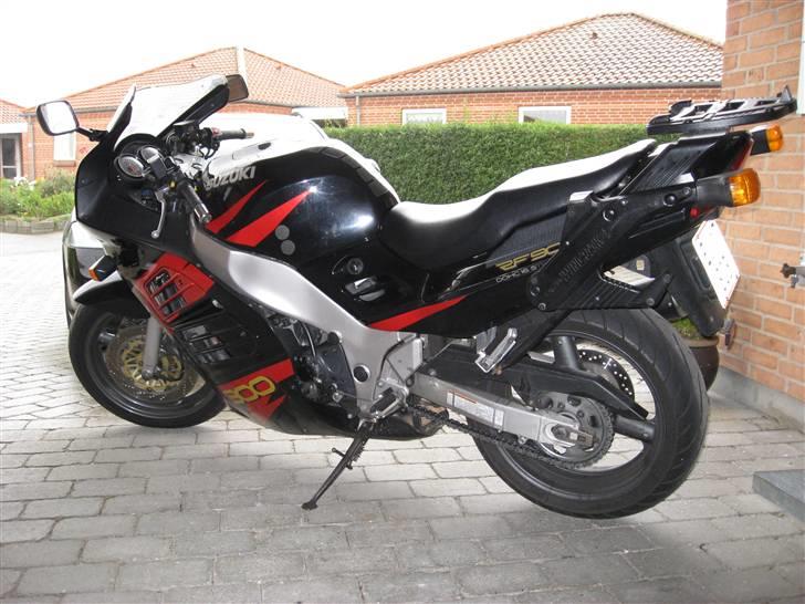 Suzuki RF 900 R billede 5