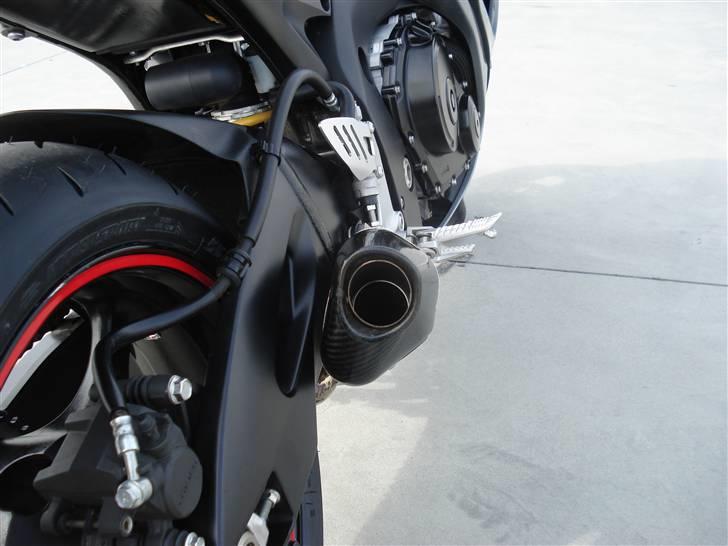 Suzuki GSX-R 750 - Fri udblæsning... Herfra kommer den bedste lyd! Db killer er fjernet for mere bulder i gaden. billede 5