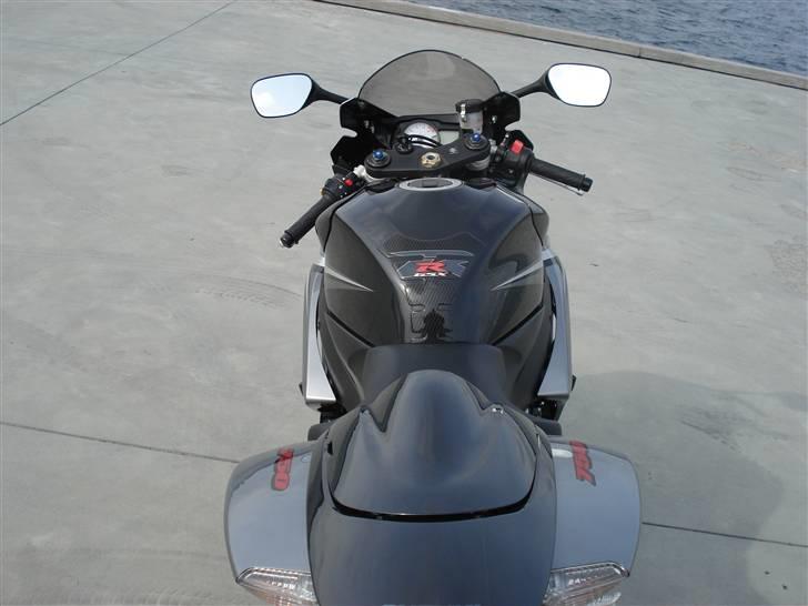 Suzuki GSX-R 750 - Jamen... Hvor skal kæresten sidde??? DERHJEMME! billede 7