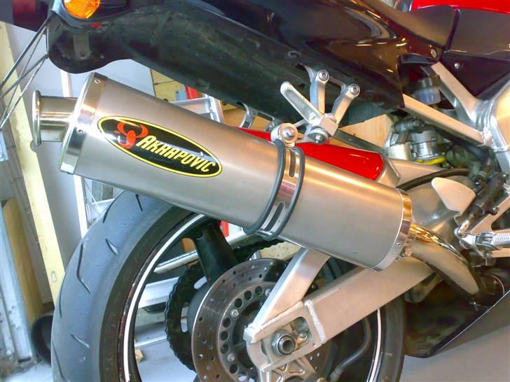 Yamaha yzf R1 Solgt - fin og afdæmpet lyd fra en akrapovic billede 13