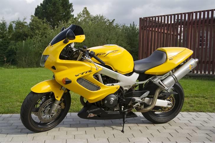 Honda VTR 1000 F Firestorm billede 1