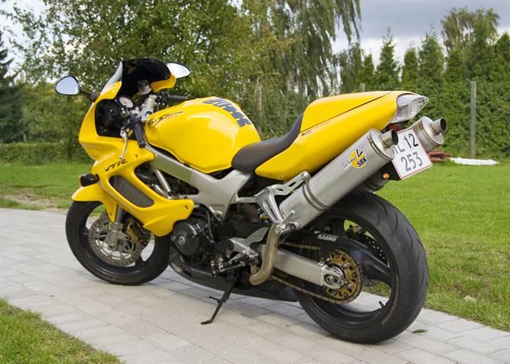 Honda VTR 1000 F Firestorm billede 2