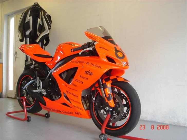 Suzuki GSXR 750 Baneged( Solgt ) billede 2