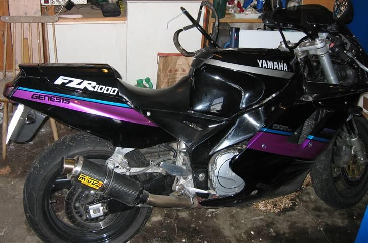 Yamaha FZR 1000 EXUP "SOLGT" - og 1 mere...... hmmm.... skulle nok have vasket cyklen inden jeg tog disse billeder, den skriger jo efter en vask.  billede 14