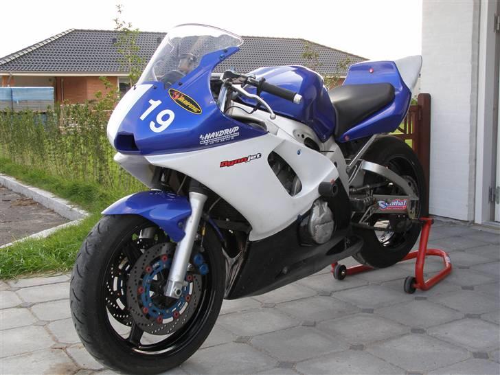 Yamaha YZF-R6 (baneged)*solgt* billede 1
