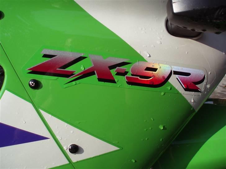 Kawasaki ZX 9 R Ninja SOLGT billede 4