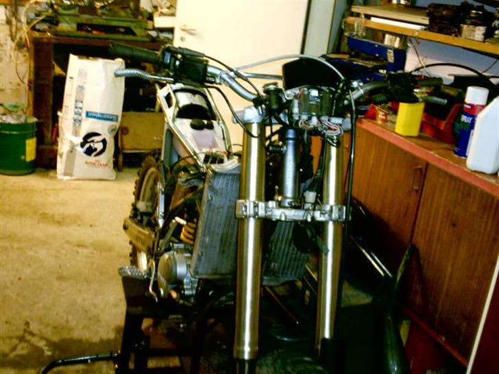 Husqvarna wre125 SOLGT!!! - så den sku snart ved at vær færdig billede 6