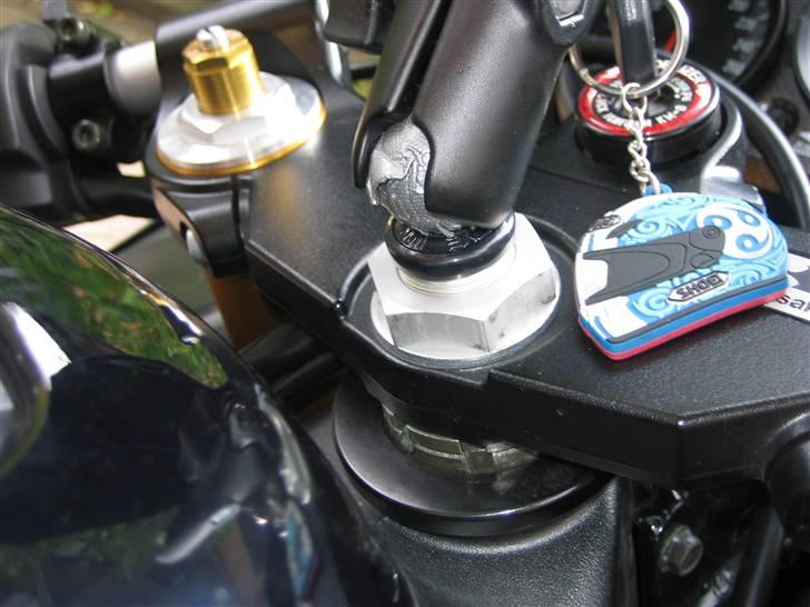 Kawasaki ZX12R Ninja - GPS holderen er totalt hjemmegjort... (fandt lidt inspiration på nettet) billede 8