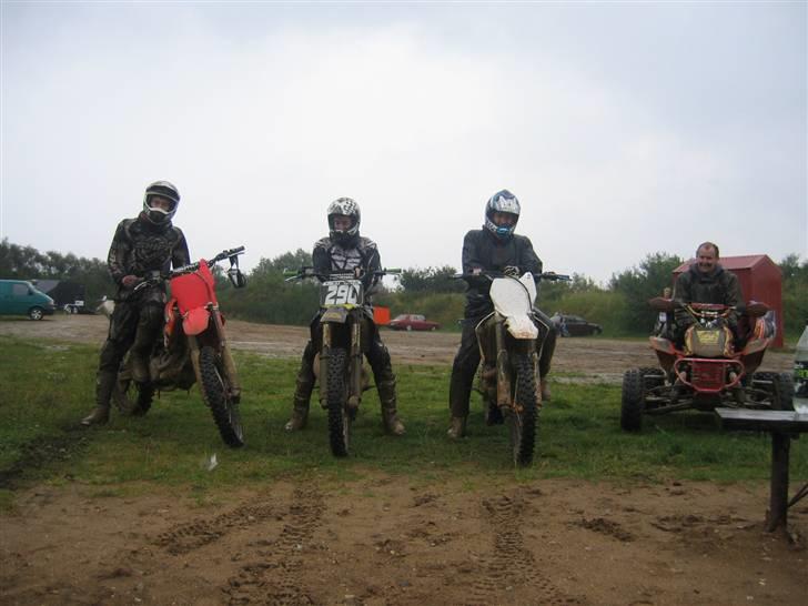 Honda CRF 450 (Solgt) - Mig, Jonas , Min Bror Nick Og Søren (Sumo) På Aulum Banen (: billede 18