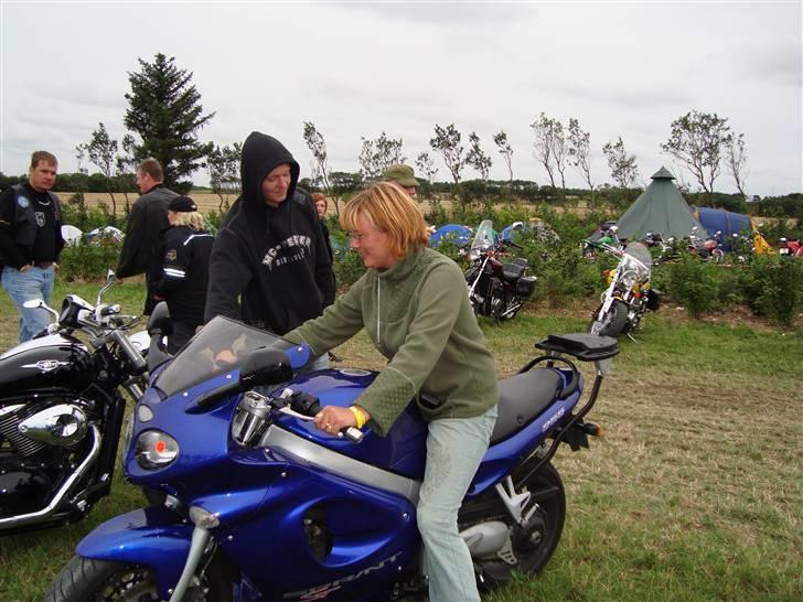 Triumph  Sprint st - Lene-pigen leger lidt på Thytræf 2008 billede 7