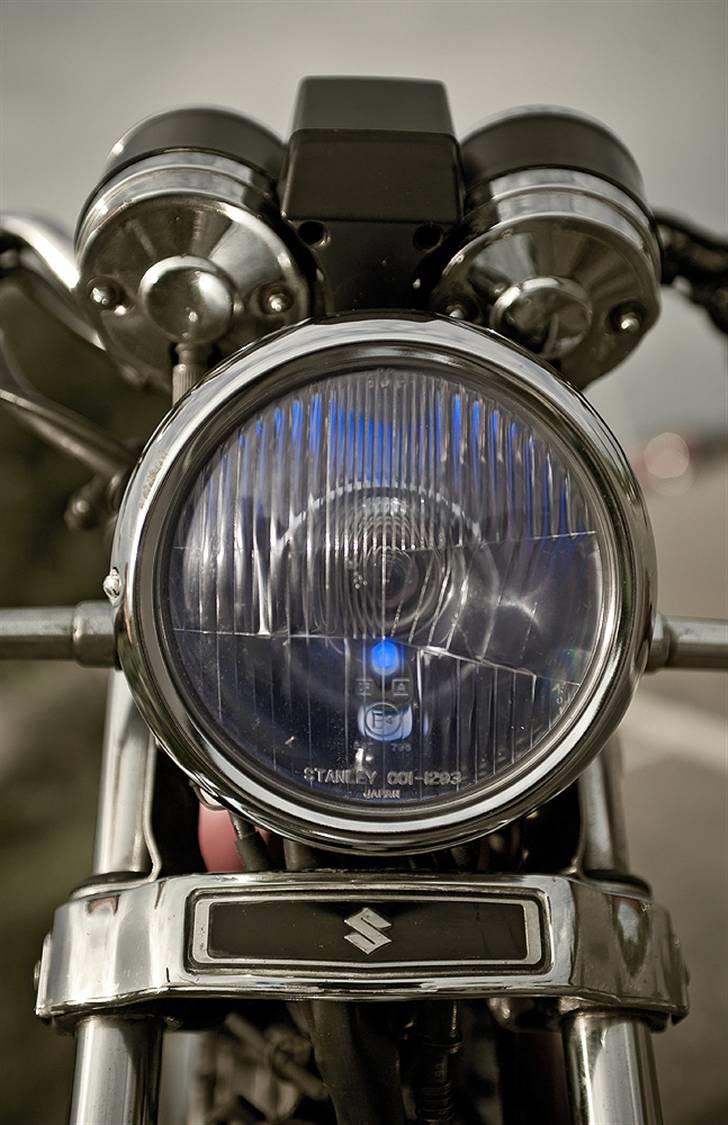 Suzuki GN 250 Solgt - Cockpittet når piloten sætter sig. billede 5