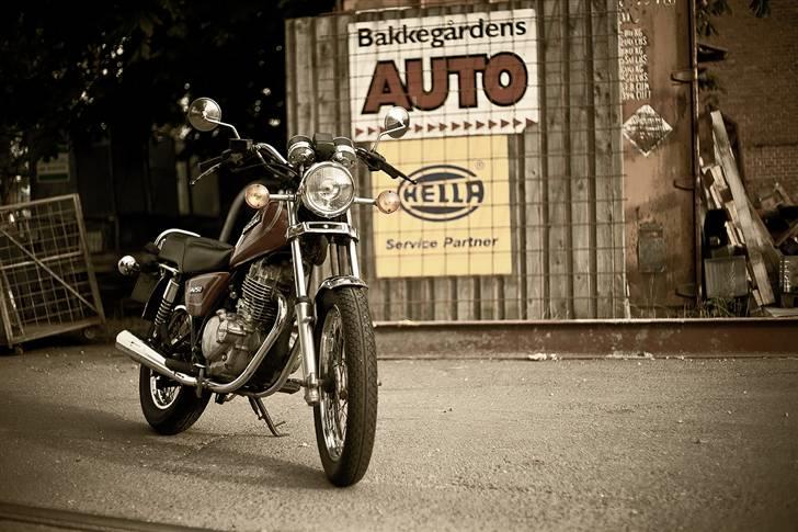 Suzuki GN 250 Solgt - Suzuki logoet. billede 8