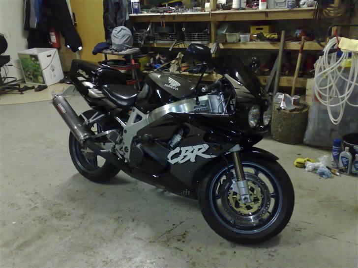 Honda CBR 900 RR SOLGT billede 4