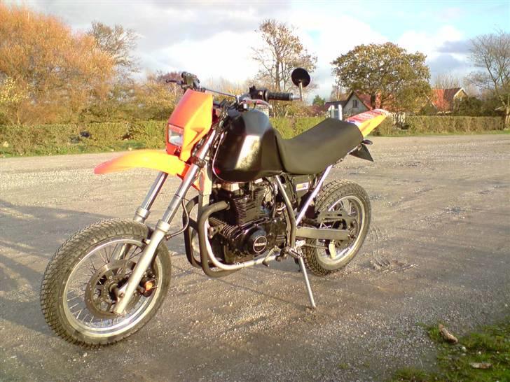 Suzuki DR 650 supermotar  billede 2