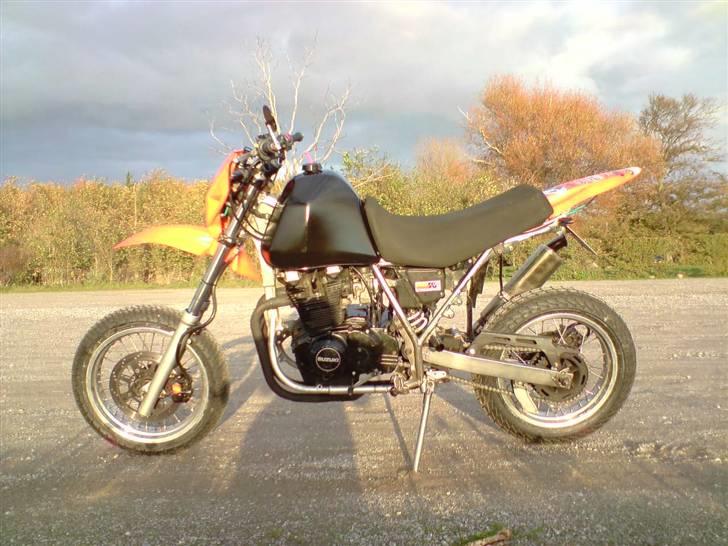 Suzuki DR 650 supermotar  billede 4