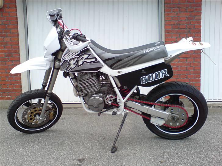 Honda XR 600 R SM - SOLGT - - Begynder sku at se lækker ud, synes jeg.  billede 15