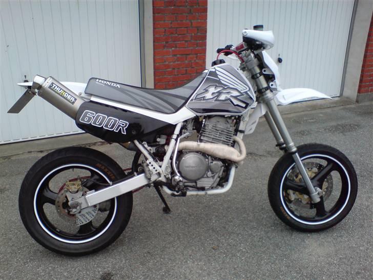 Honda XR 600 R SM - SOLGT - - Sidste nye billed, med rim stripes og powerwrap. billede 16