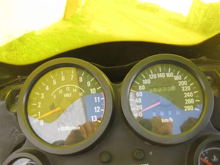 Kawasaki GPz1000RX (nu SOLGT) - Hun har rundt de 65000 på klokken, men er stadig kvik.. :-) billede 14