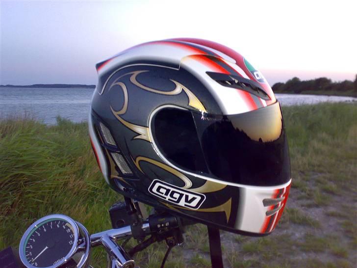 Kawasaki Z 650 - Min absolut fedeste hjelm til dato, den slår mine gamle SHOI modeller på alle punkter billede 19