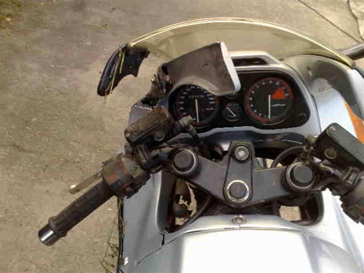 Honda CBR 1000   SOLGT SOLGT - Så røg jeg sku på skjoldet og venstre side FUCK Så må der arbejdes igen billede 14