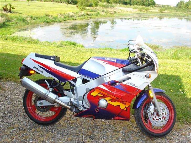 Yamaha FZR 600 billede 4
