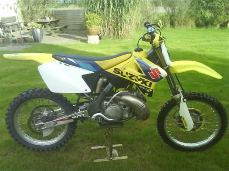 Suzuki 250cc *SOLGT* billede 1