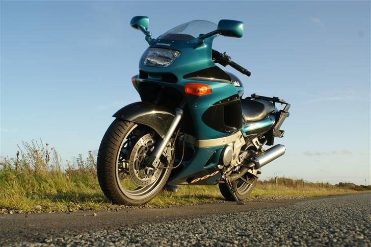 Kawasaki ZZR 600   *SOLGT* - Sidste solskinsdag i Vestjylland efterår 2008 indtil nu billede 1