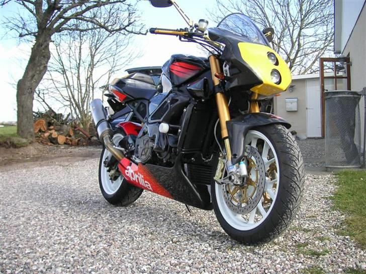 Aprilia Tuono Racing billede 4