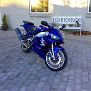 Yamaha YZF R1