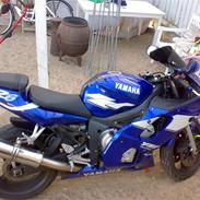 Yamaha R6