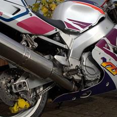 Yamaha YZF 750 R (SOLGT)