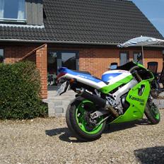 Kawasaki ZXR750