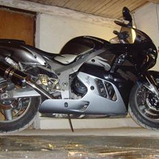 Kawasaki ZX9R - SOLGT