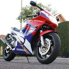 Honda cbr 600 f3