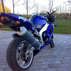 Yamaha YZF R1