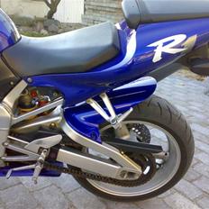 Yamaha YZF R1