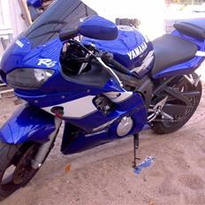 Yamaha R6