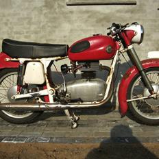 Universal Junior 250cc