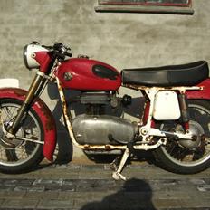 Universal Junior 250cc