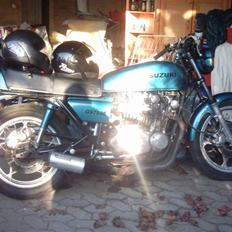 Suzuki GS 750