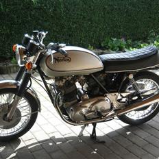 Norton Commando 850 MK3