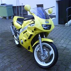 Yamaha FZR