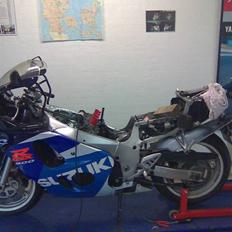 Suzuki Gsx-R 600 Srad