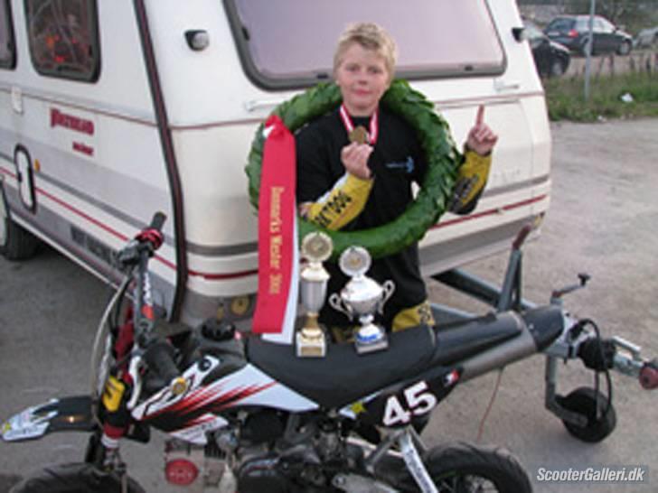 Honda pro circuit custom #45 - danmarks mester 2008 (: sådan!! billede 9