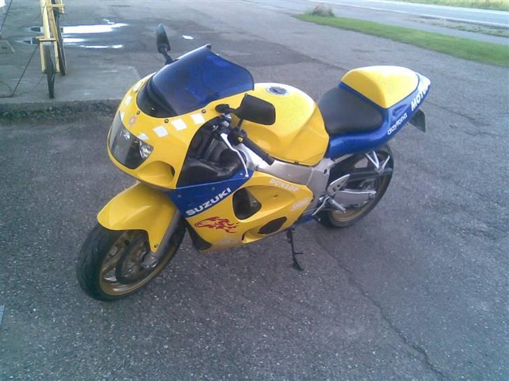 Suzuki gsxr 600 solgt billede 2
