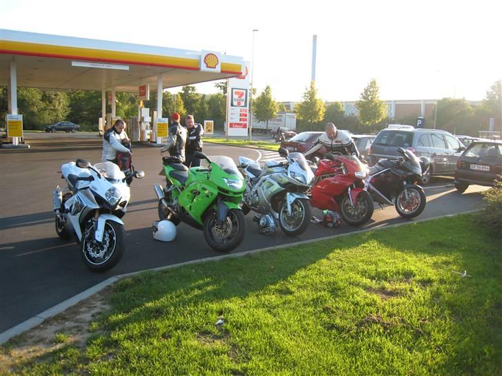 Honda VFR 750 F - Mødes til en lille fællestur med drengene billede 11