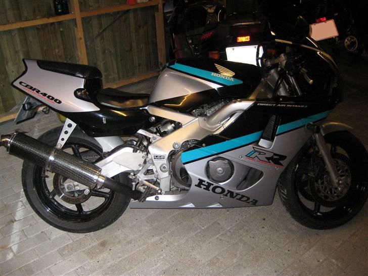 Honda CBR 400 RR billede 1